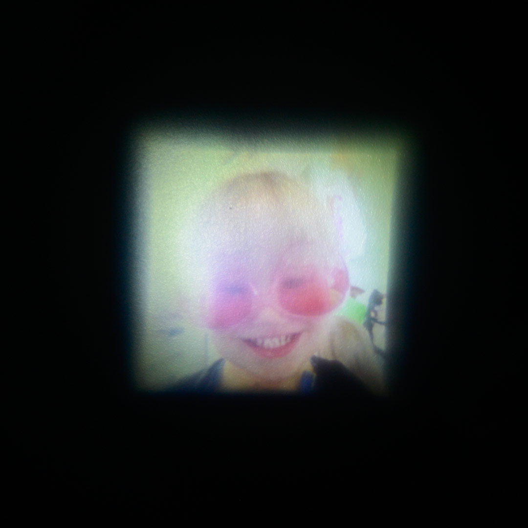 Adorable little Instagram projector Projecteo